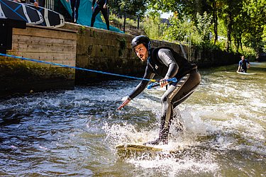 Surfer auf der Enz