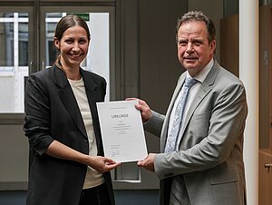 Professorin Sommer und und Rektor Jautz bei der Berufung