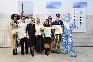 Gruppenbild der Preisträger mit ihren Looks